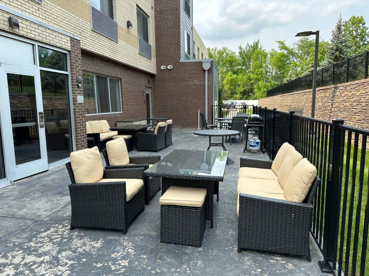 Fairfield Inn & Suites by Marriott Detroit Chesterfield Exterior foto
