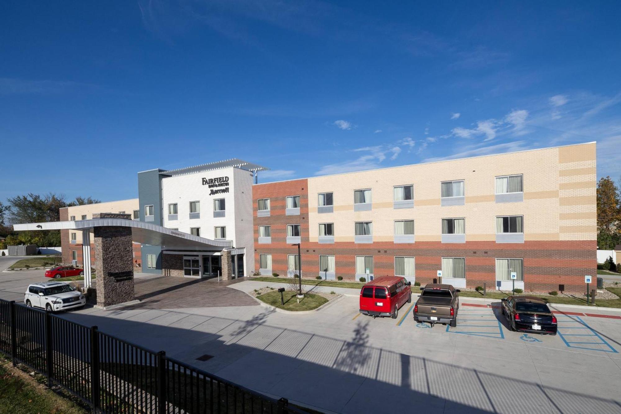 Fairfield Inn & Suites by Marriott Detroit Chesterfield Exterior foto