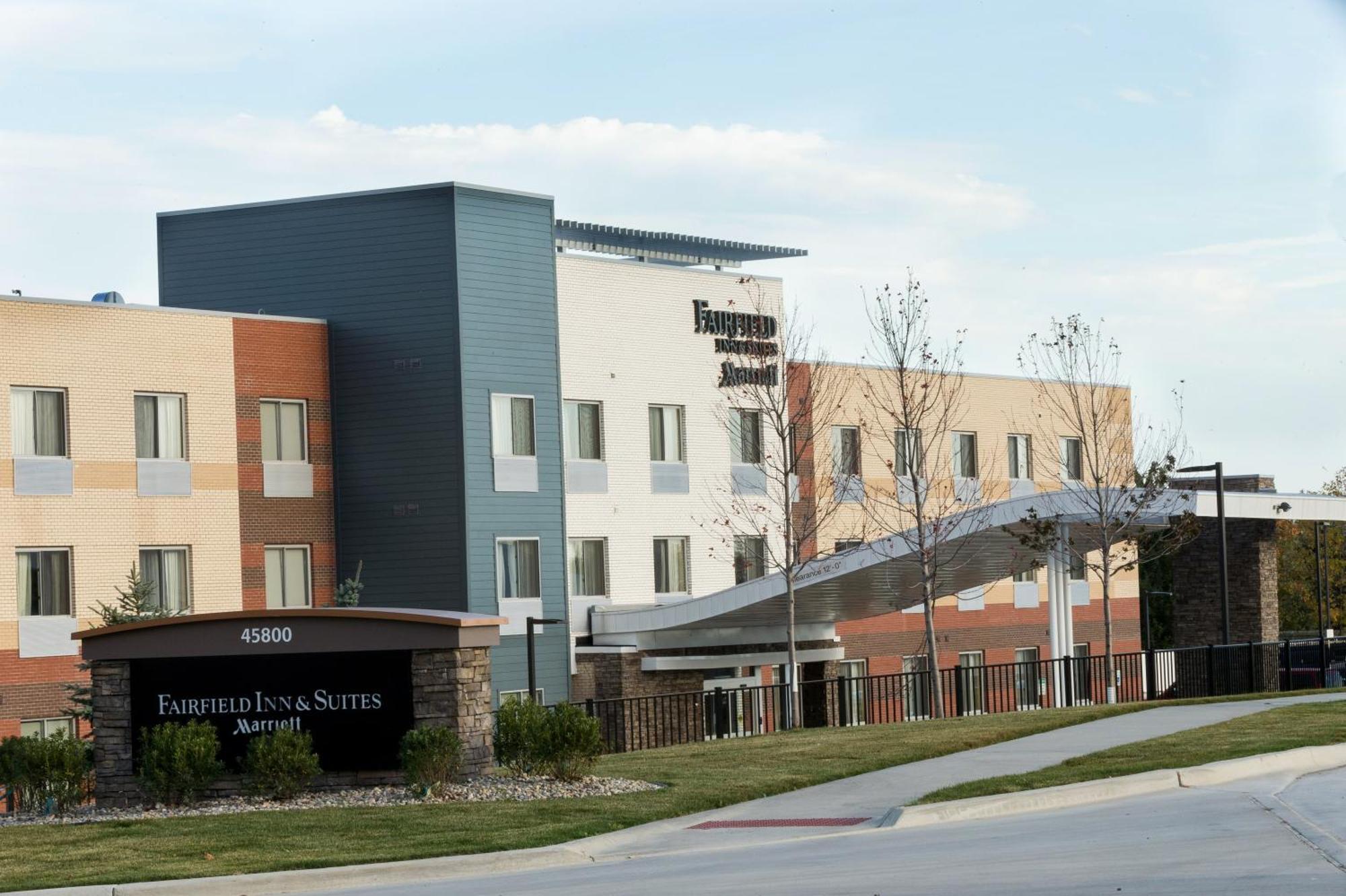 Fairfield Inn & Suites by Marriott Detroit Chesterfield Exterior foto
