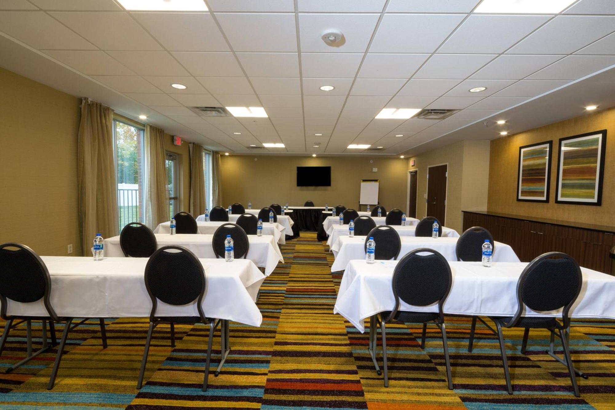 Fairfield Inn & Suites by Marriott Detroit Chesterfield Exterior foto