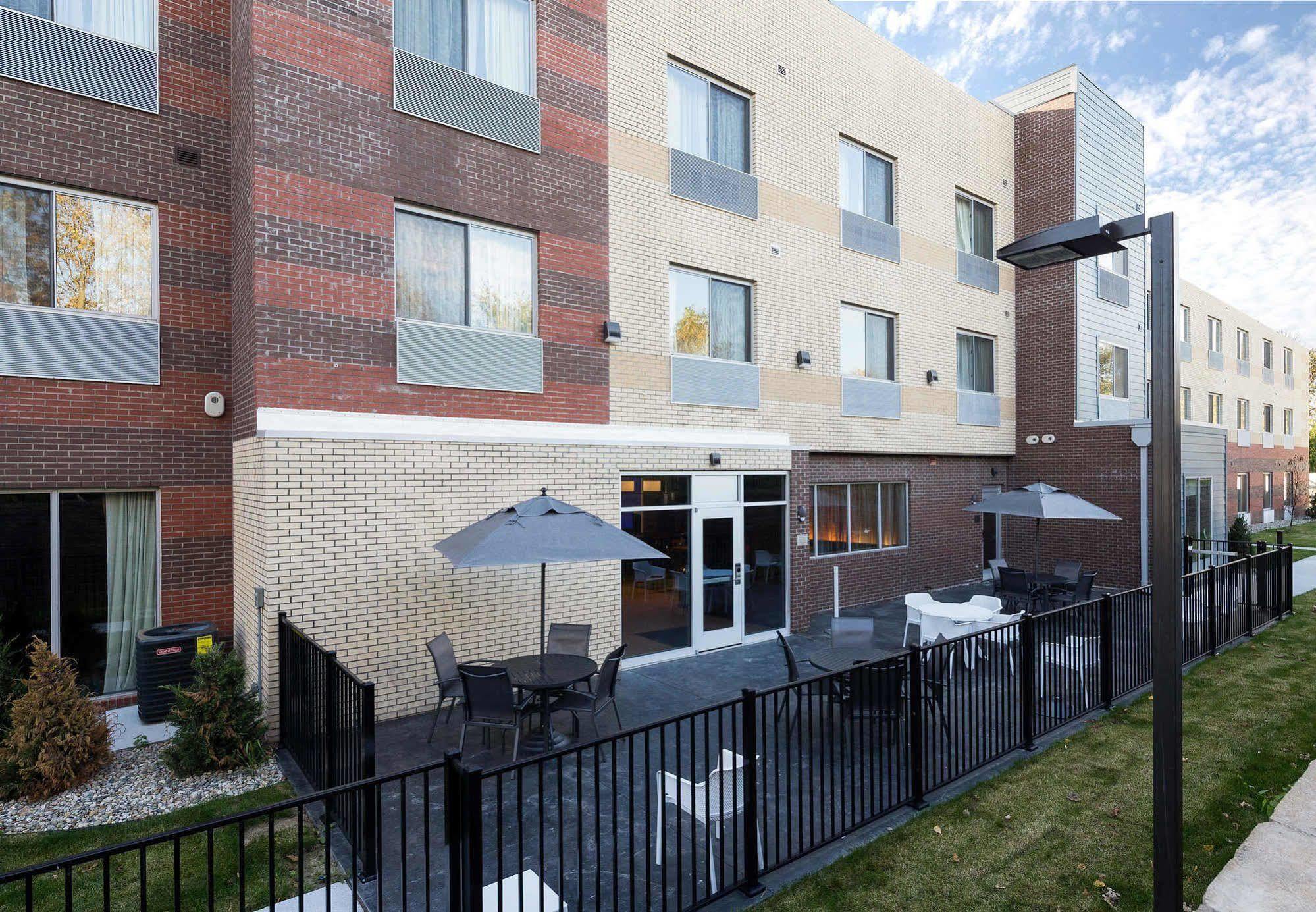 Fairfield Inn & Suites by Marriott Detroit Chesterfield Exterior foto