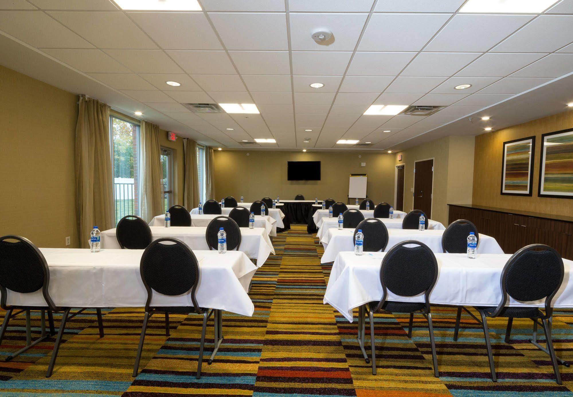 Fairfield Inn & Suites by Marriott Detroit Chesterfield Exterior foto